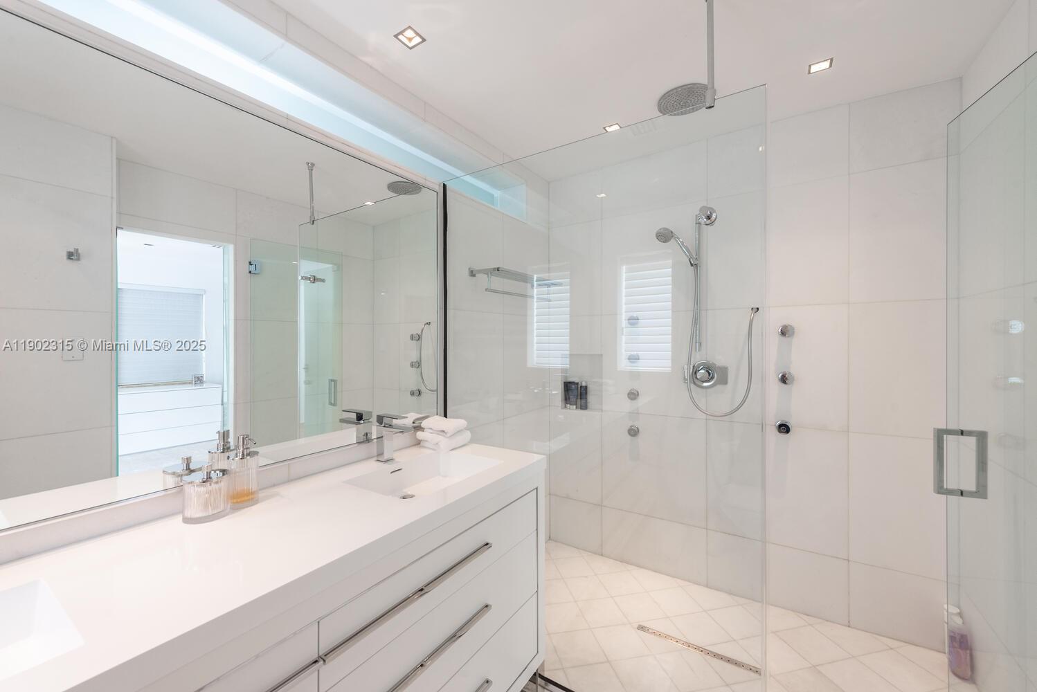 302 W San Marino Dr, Miami Beach