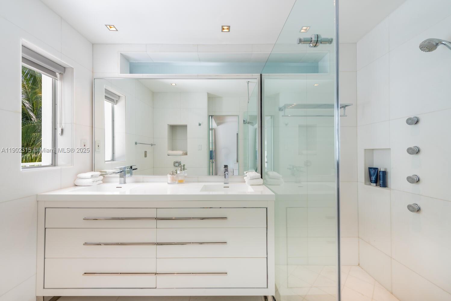 302 W San Marino Dr, Miami Beach