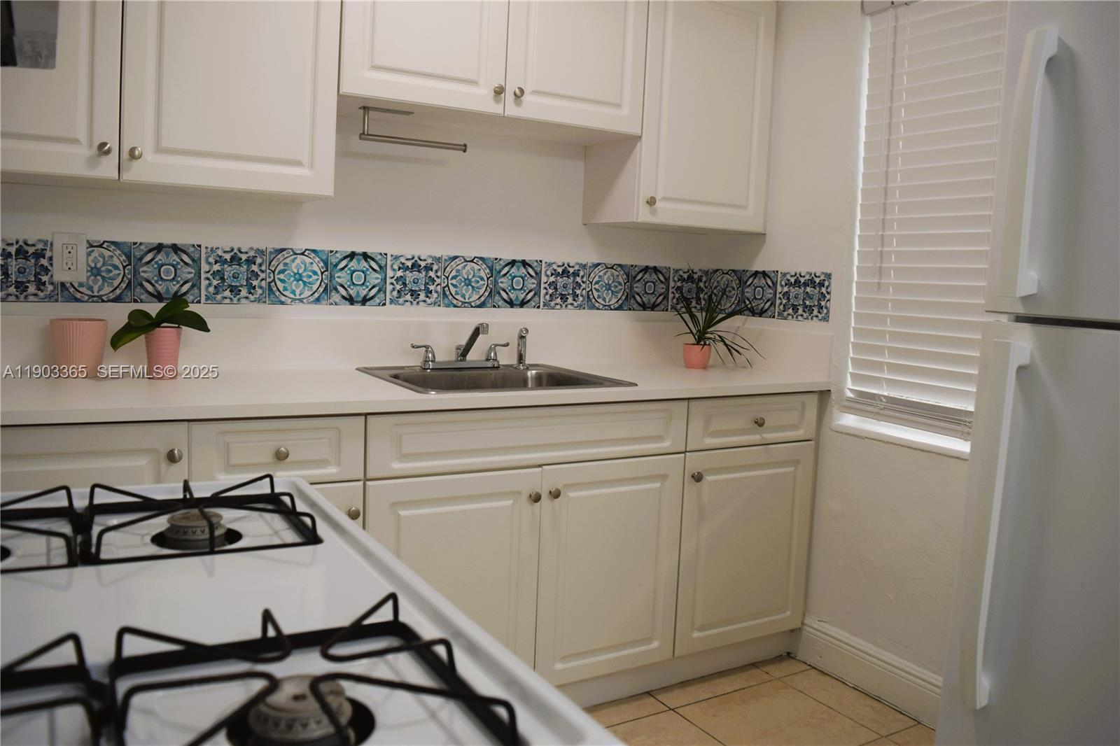 23 Phoenetia Ave # 1