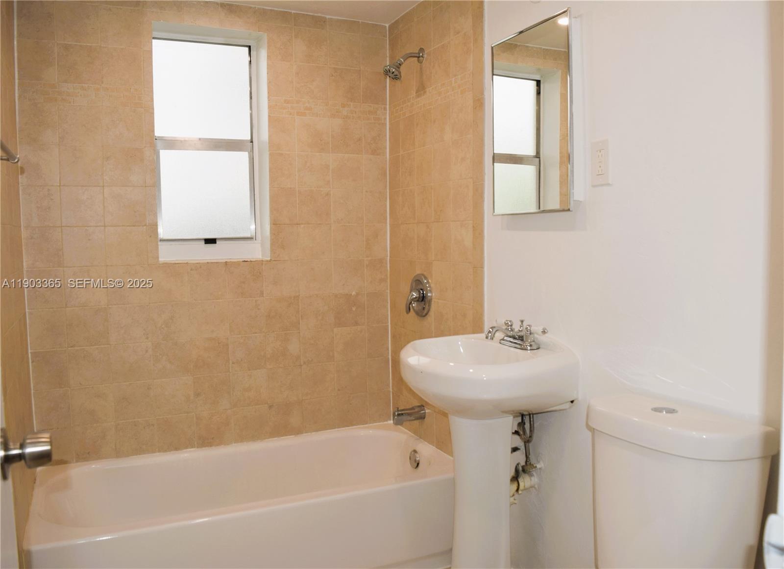 23 Phoenetia Ave # 1