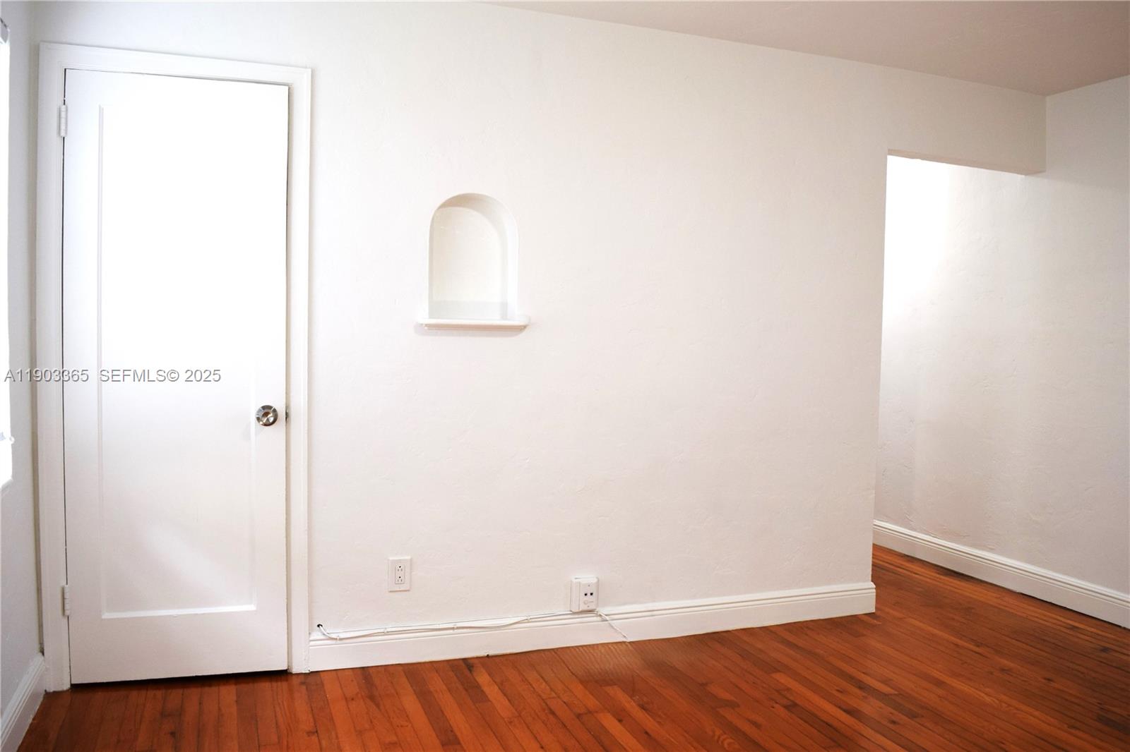 23 Phoenetia Ave # 1