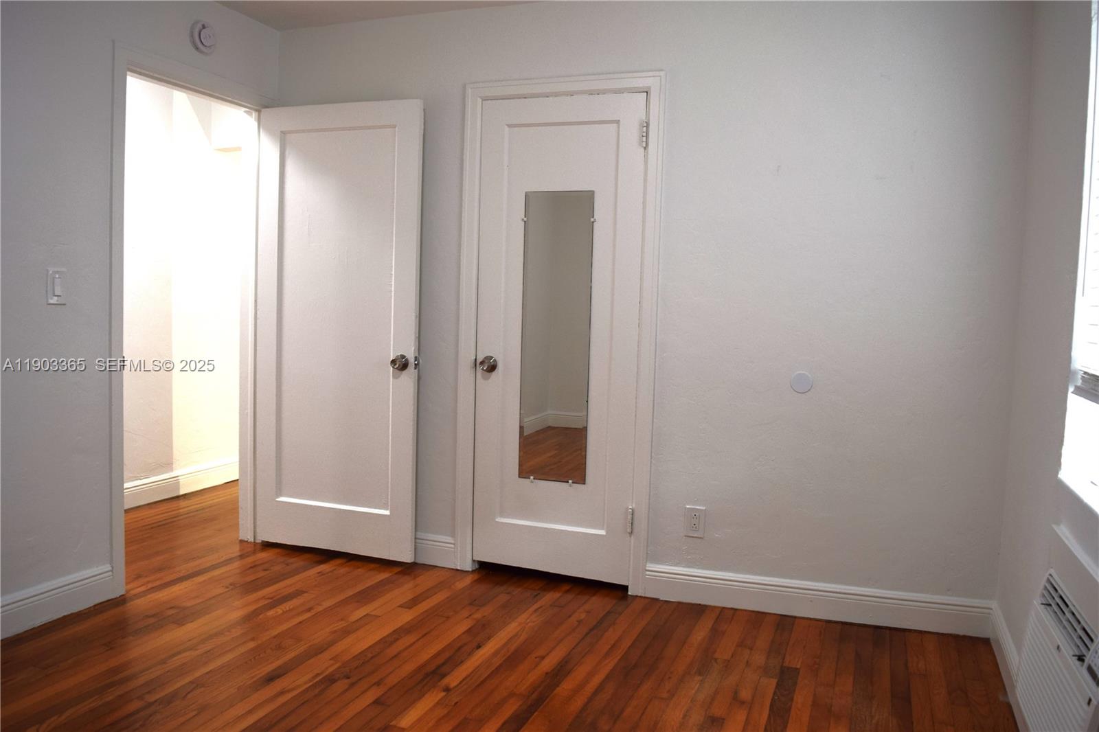 23 Phoenetia Ave # 1