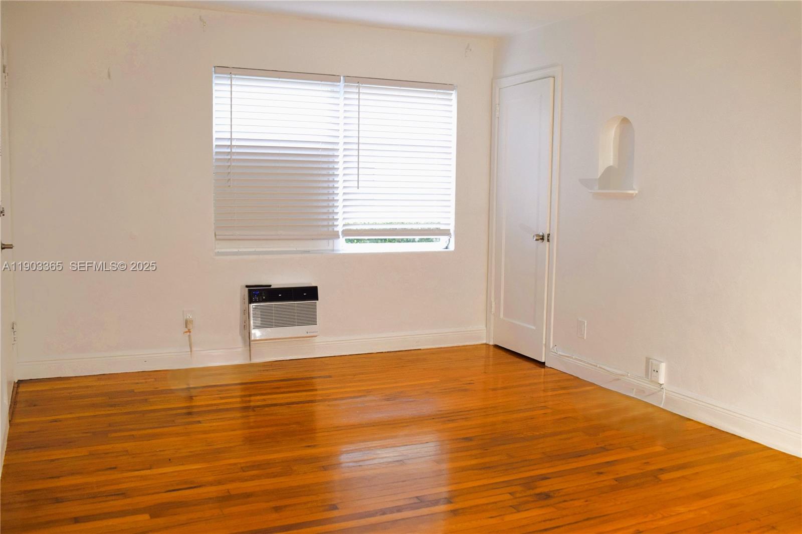 23 Phoenetia Ave # 1