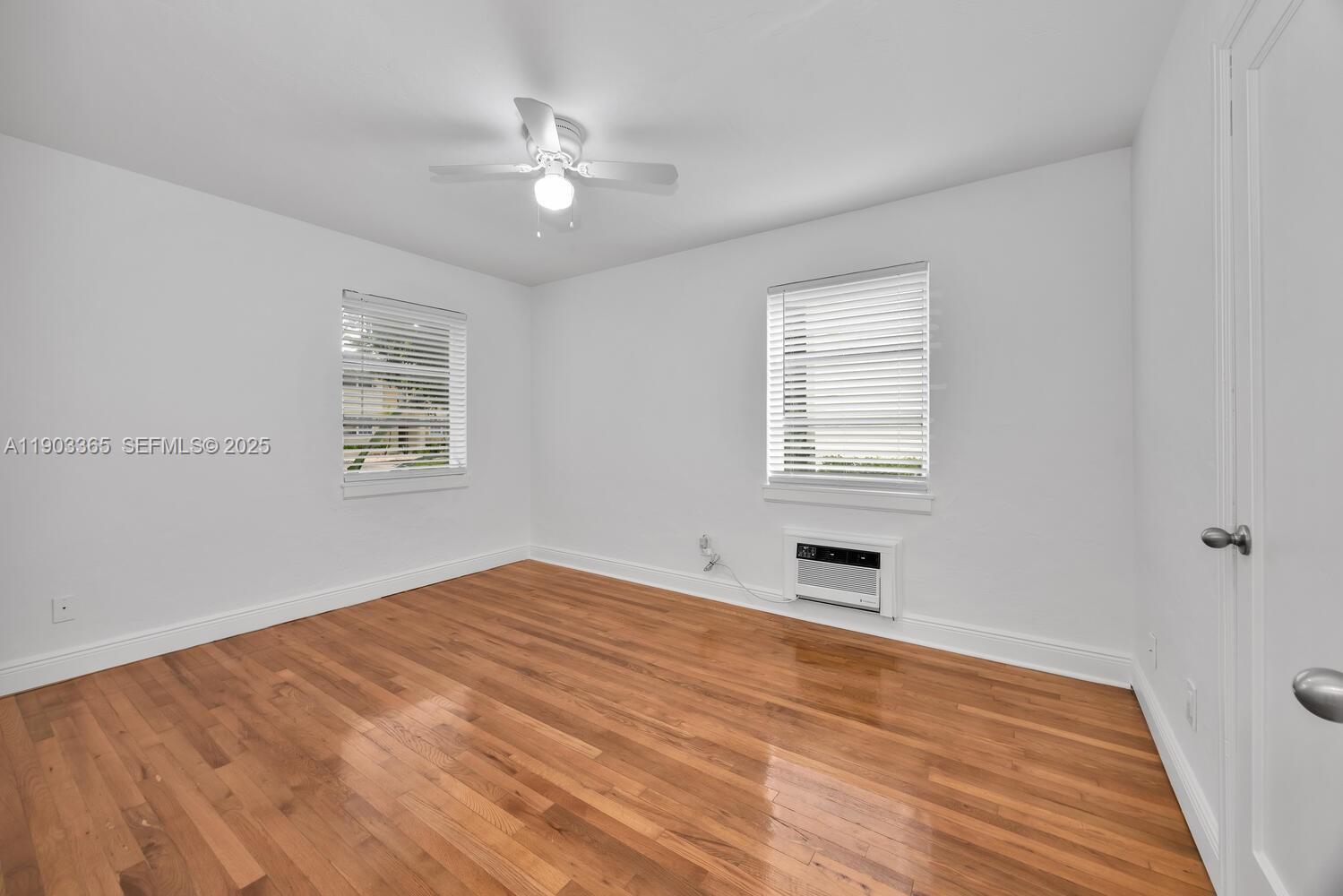 23 Phoenetia Ave # 1