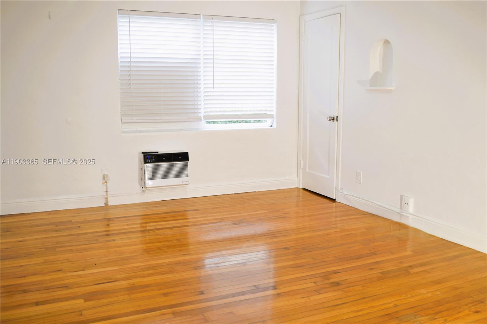 23 Phoenetia Ave # 1