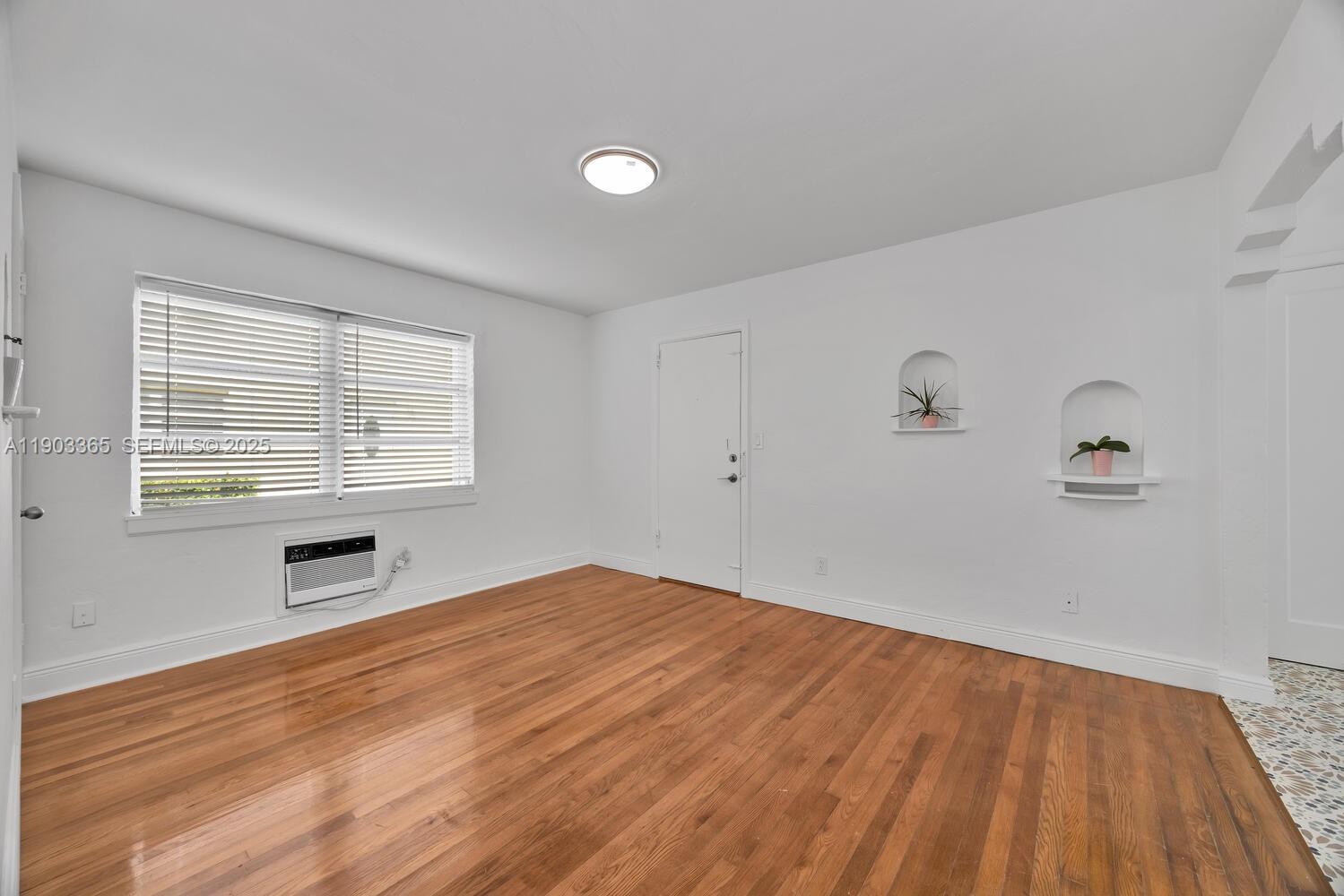 23 Phoenetia Ave # 1