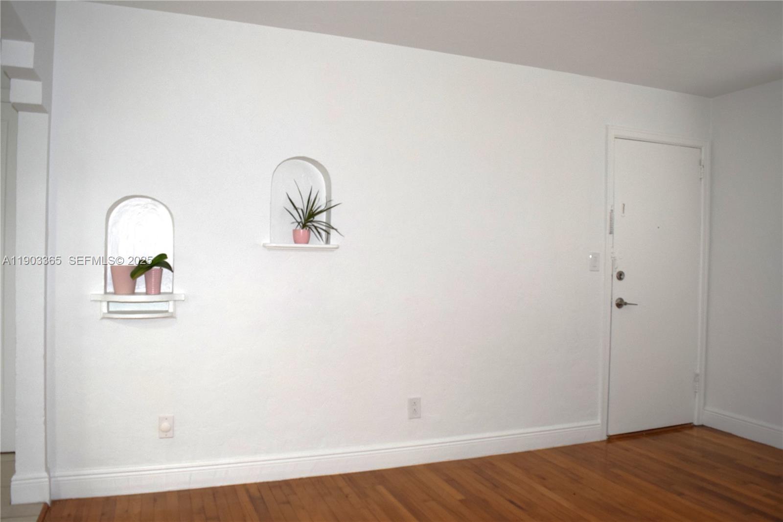 23 Phoenetia Ave # 1