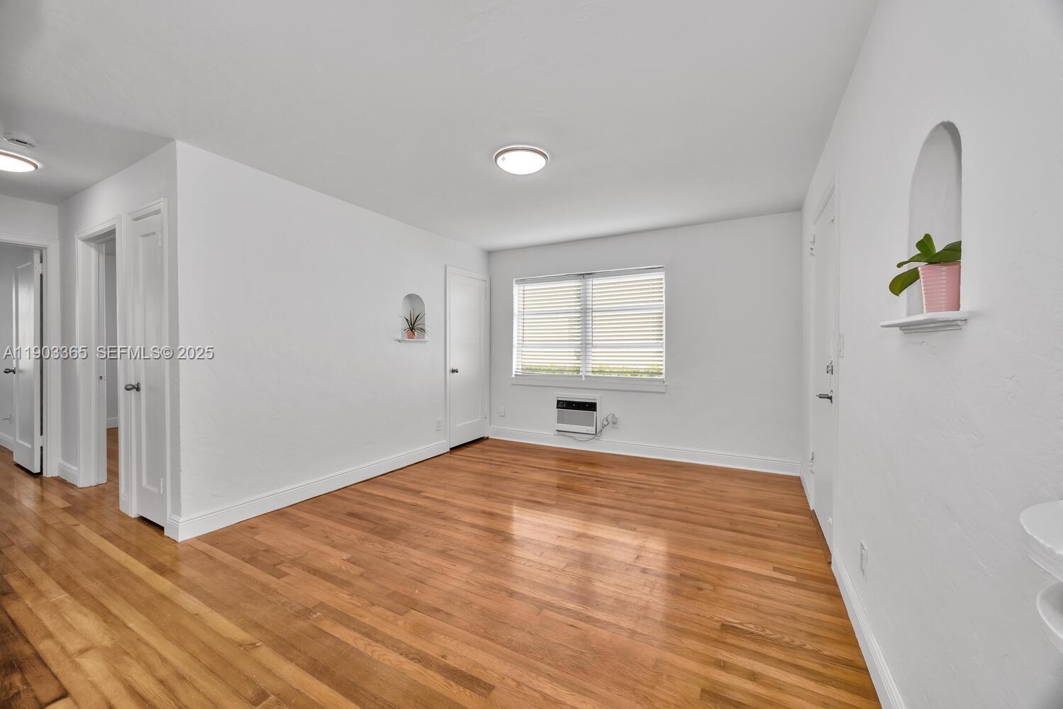 23 Phoenetia Ave # 1