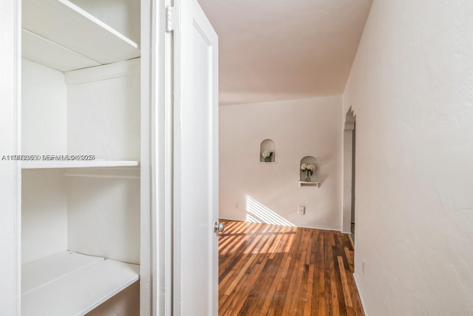 23 Phoenetia Ave # 1