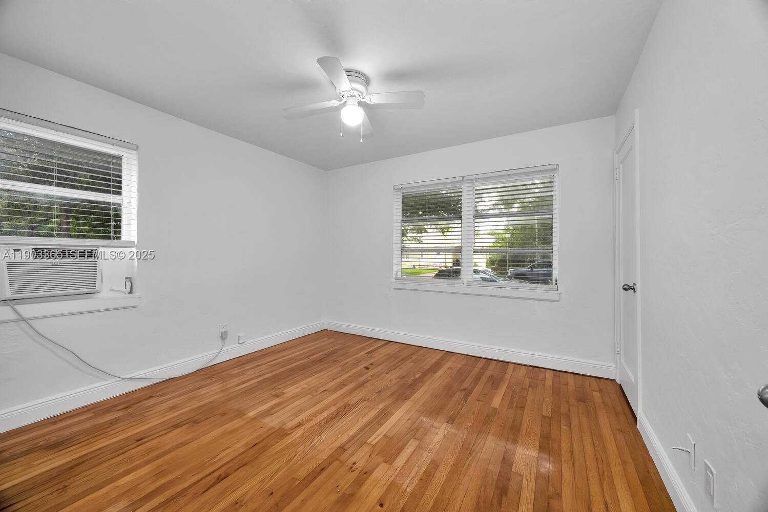 23 Phoenetia Ave # 1