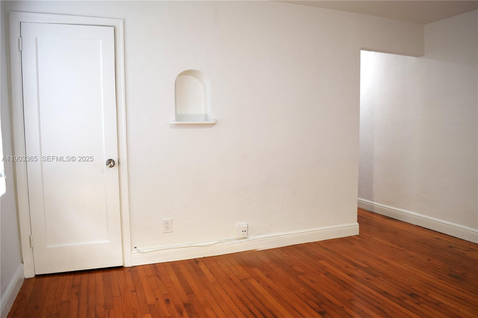 23 Phoenetia Ave # 1