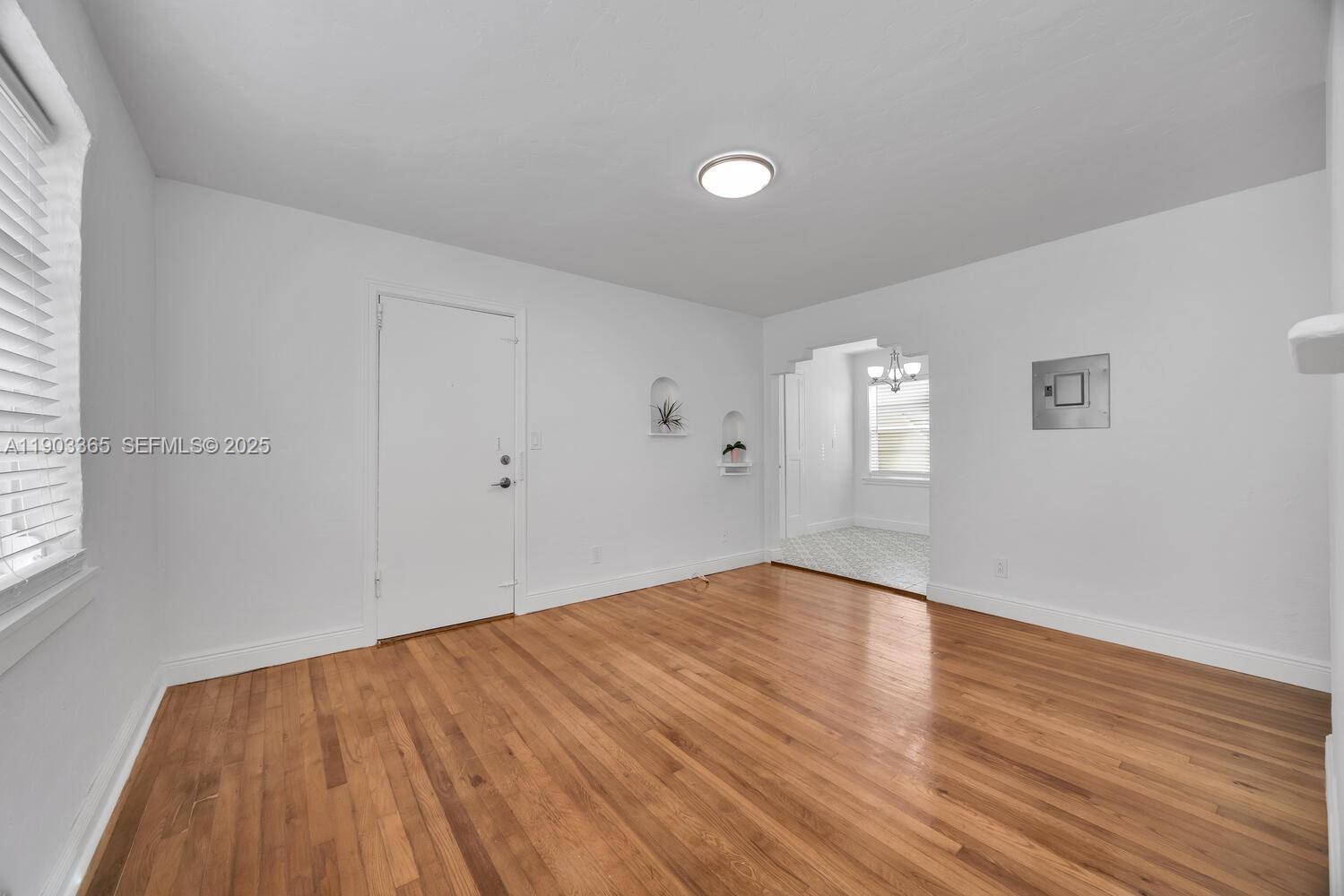 23 Phoenetia Ave # 1