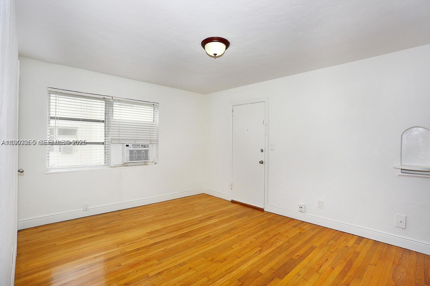 23 Phoenetia Ave # 1