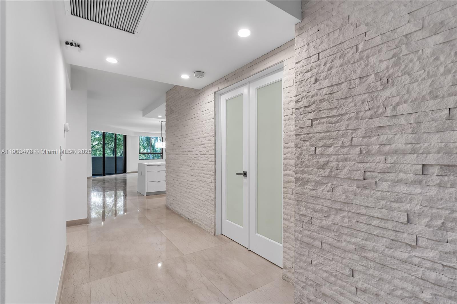 141 Crandon Blvd # 242, Key Biscayne Unit: 242