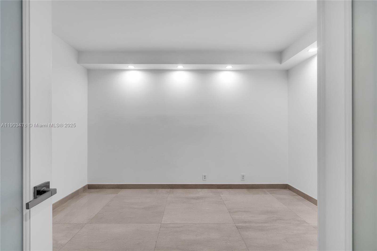 141 Crandon Blvd # 242, Key Biscayne Unit: 242