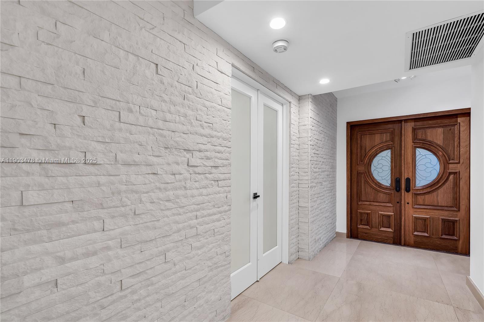 141 Crandon Blvd # 242, Key Biscayne Unit: 242