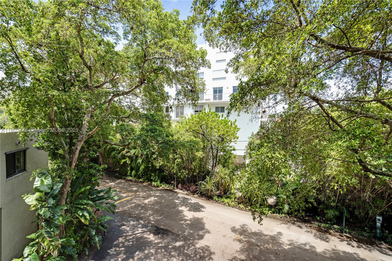 141 Crandon Blvd # 242, Key Biscayne Unit: 242