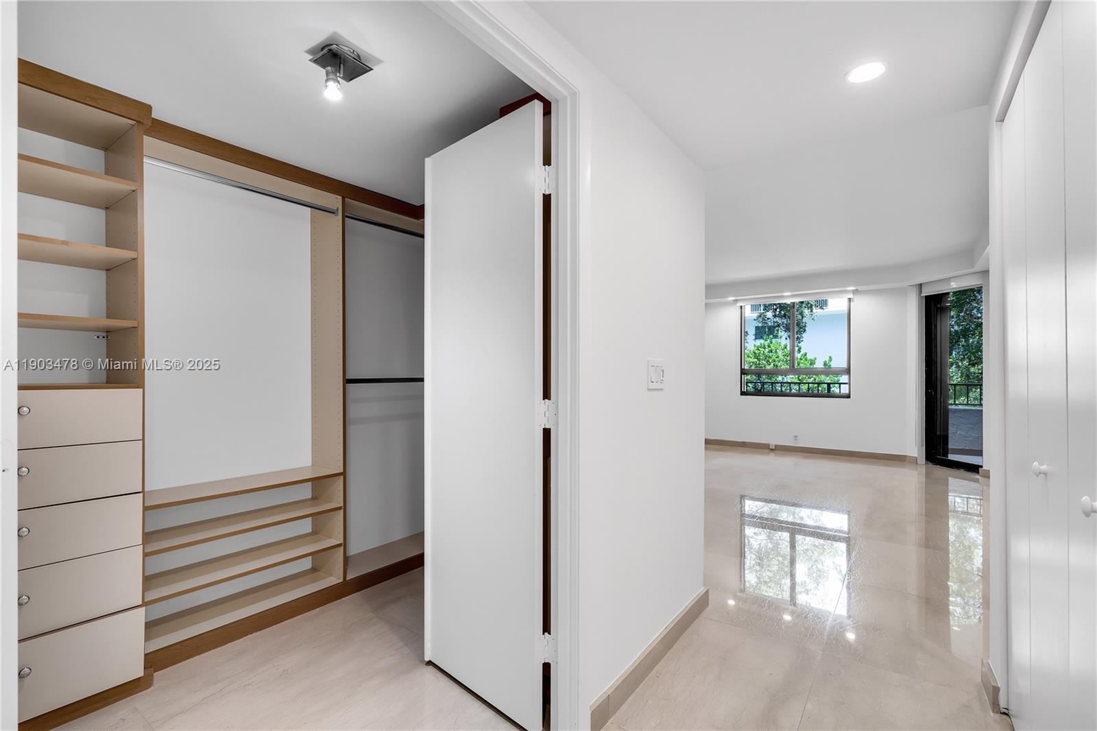 141 Crandon Blvd # 242, Key Biscayne Unit: 242