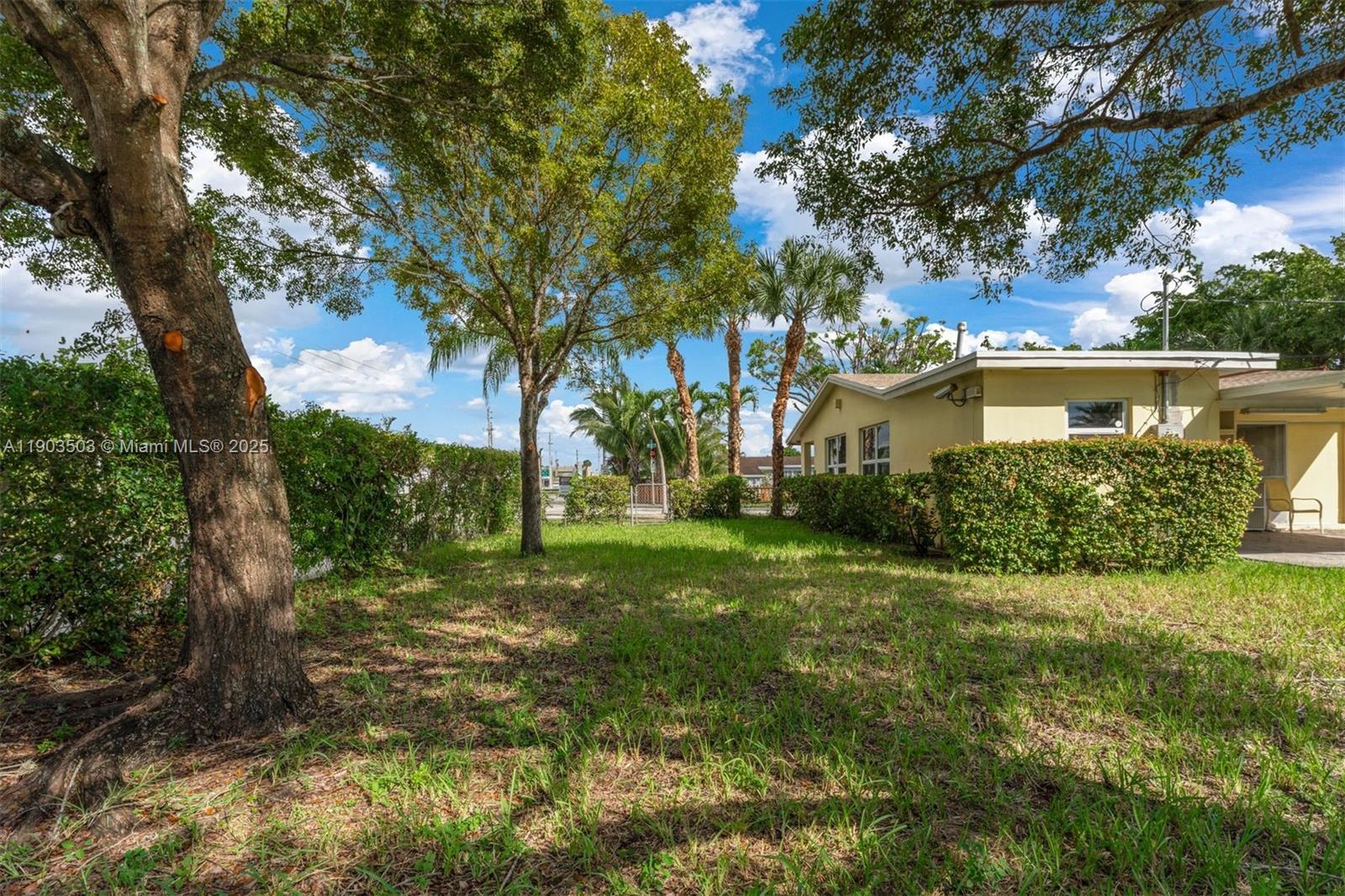 8670 SW 27th Ln, Miami