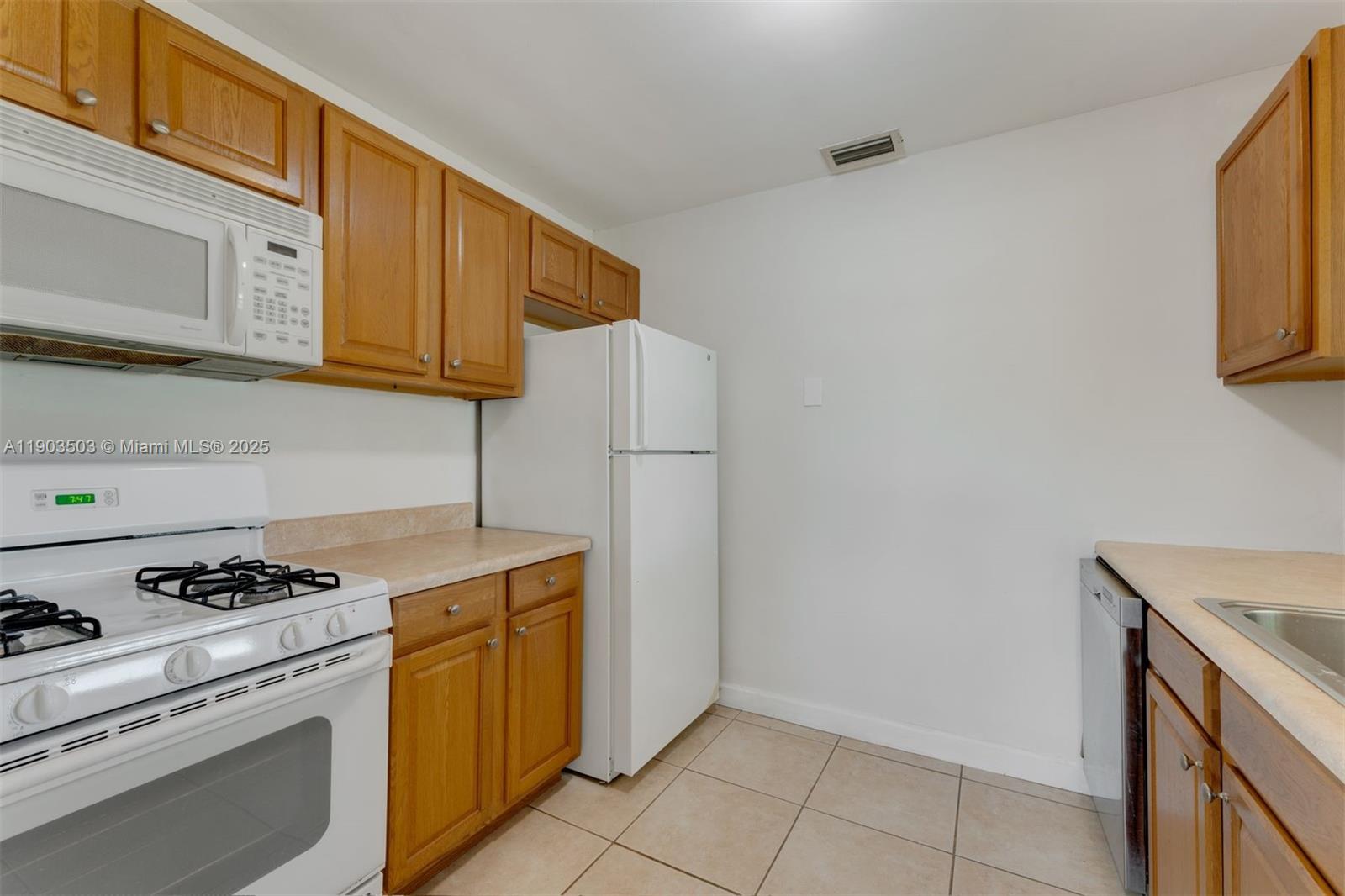 8670 SW 27th Ln, Miami