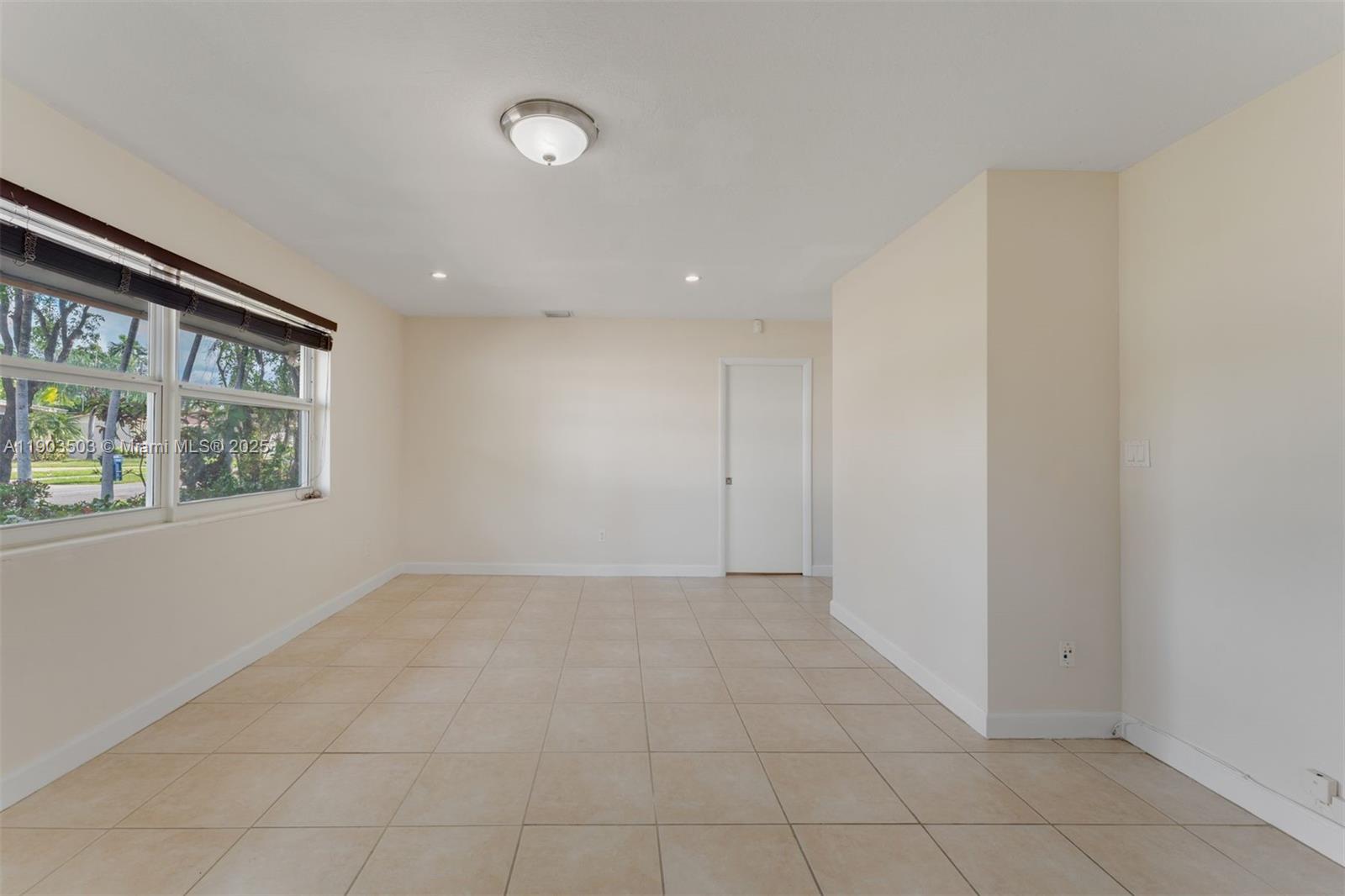 8670 SW 27th Ln, Miami