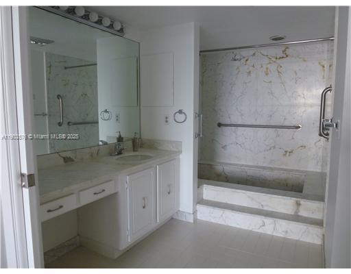 199 OCEAN LN DR # 702, Key Biscayne Unit: 702
