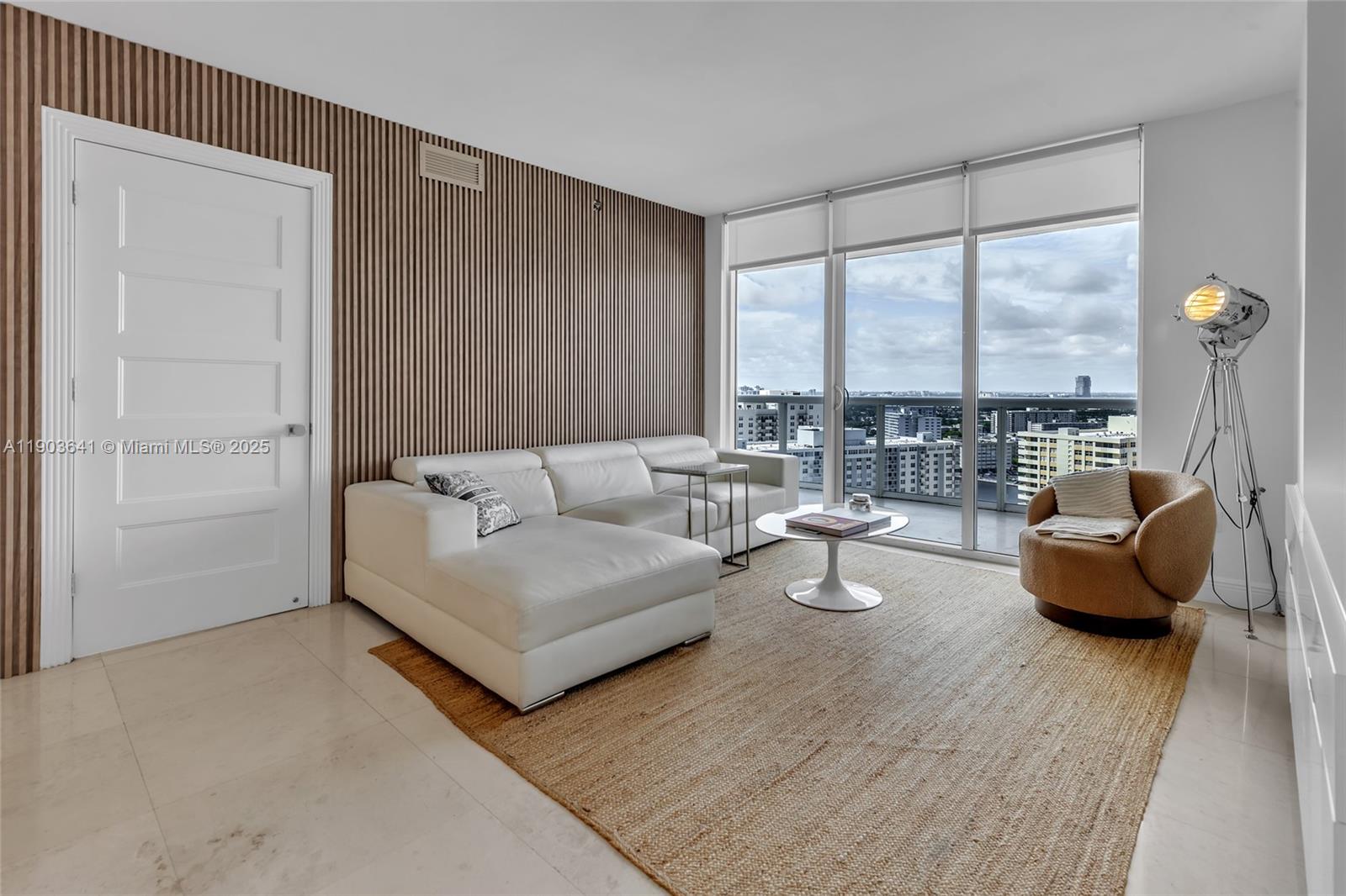 1800 S Ocean Dr # 2207