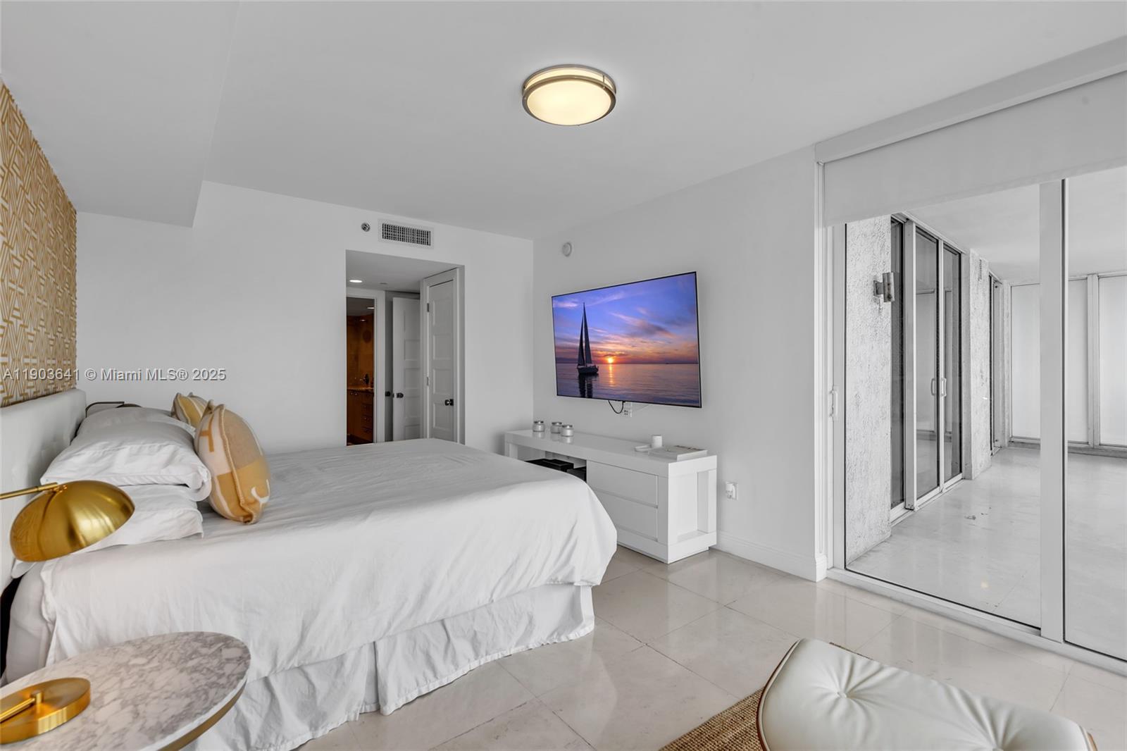 1800 S Ocean Dr # 2207