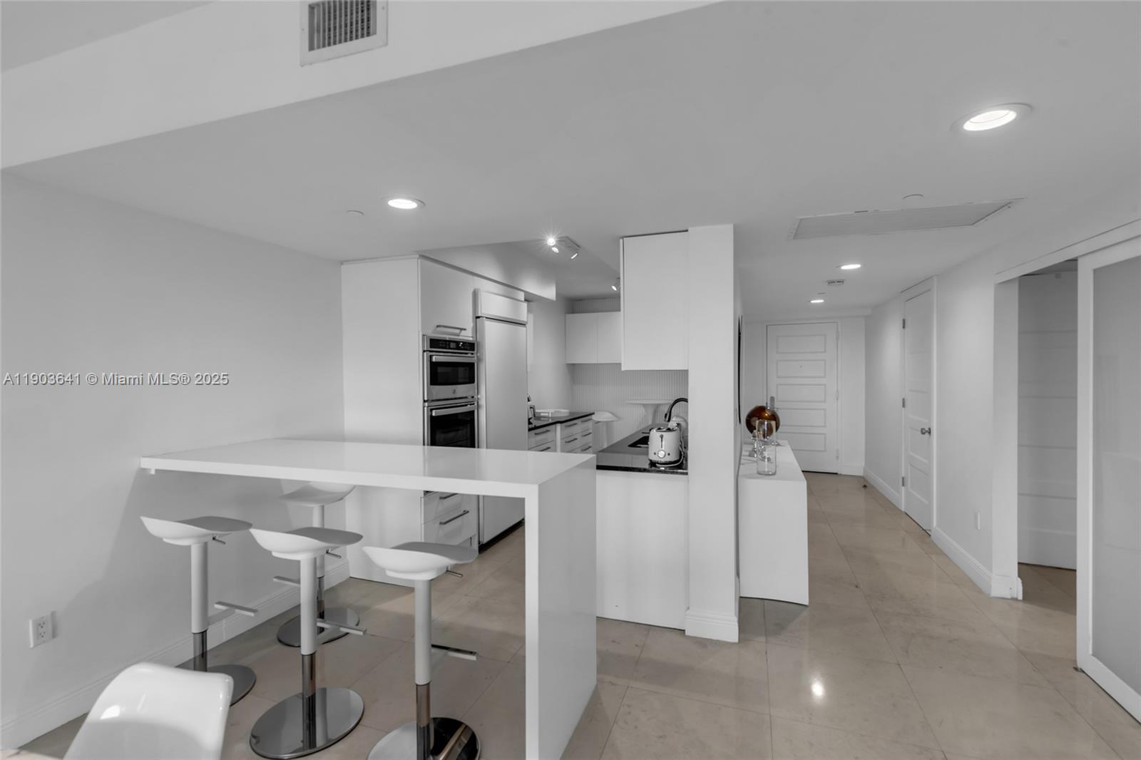 1800 S Ocean Dr # 2207