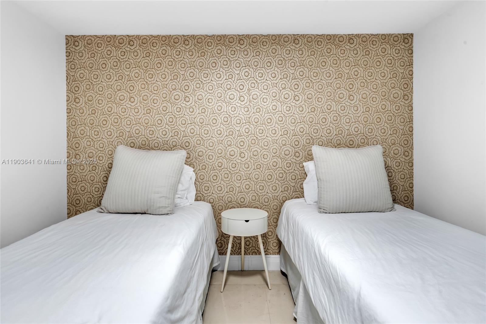 1800 S Ocean Dr # 2207