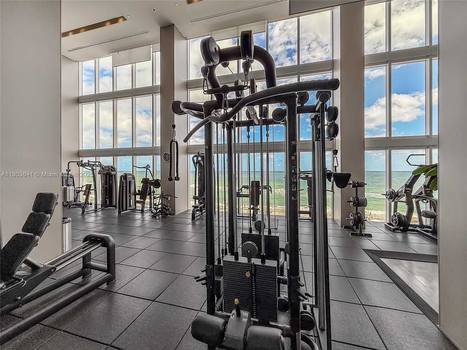 1800 S Ocean Dr # 2207