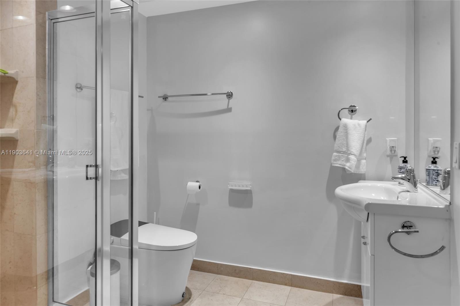 1800 S Ocean Dr # 2207