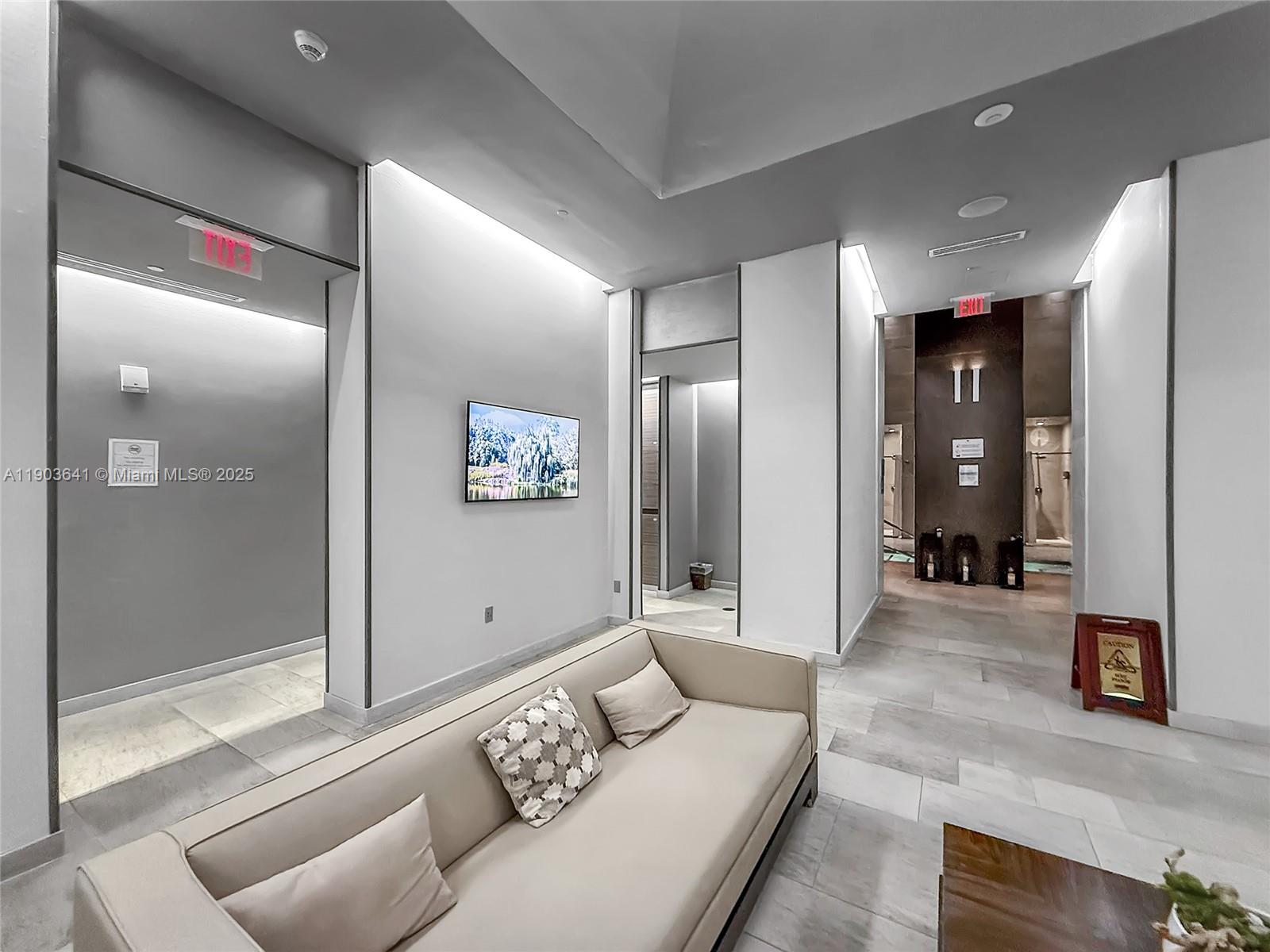 1800 S Ocean Dr # 2207