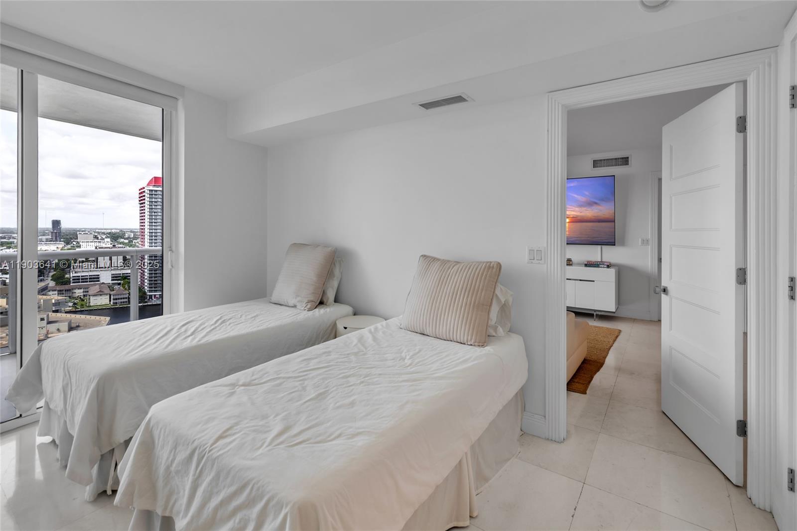 1800 S Ocean Dr # 2207