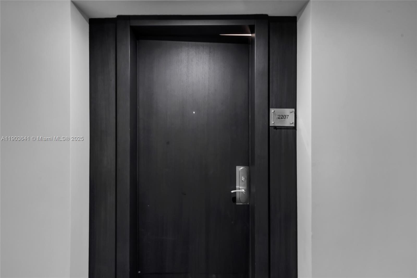 1800 S Ocean Dr # 2207