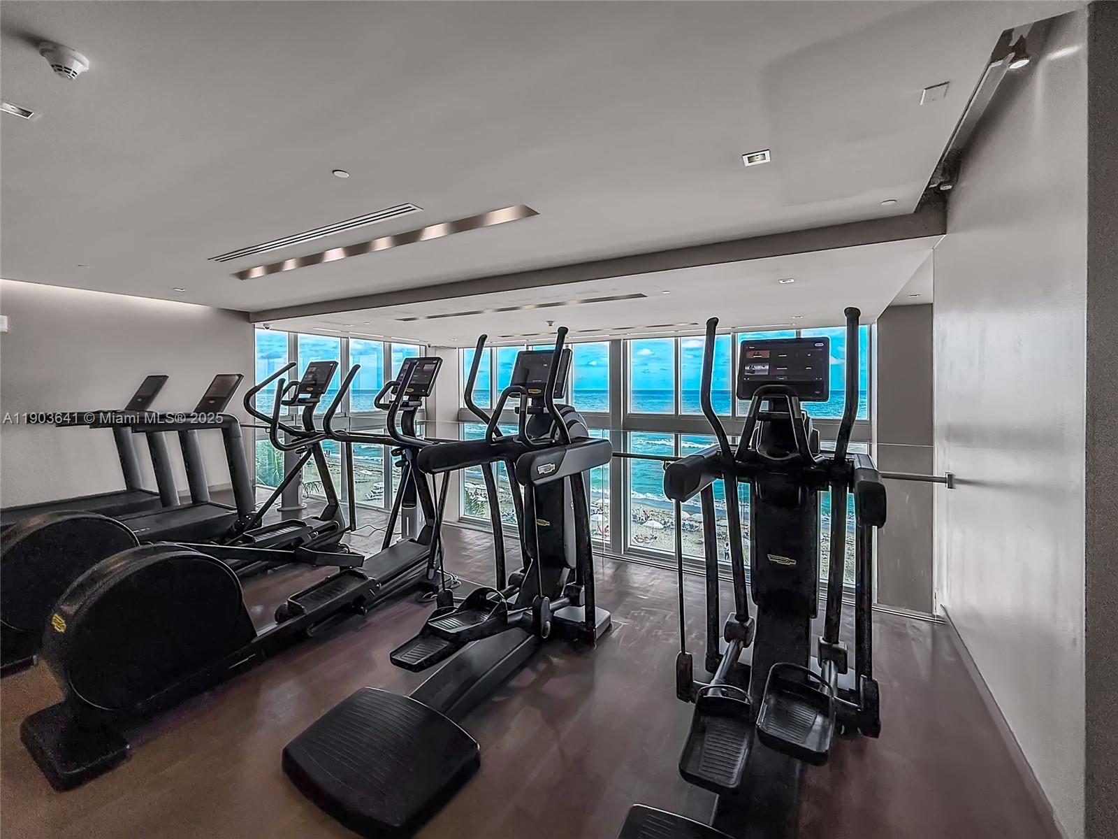 1800 S Ocean Dr # 2207