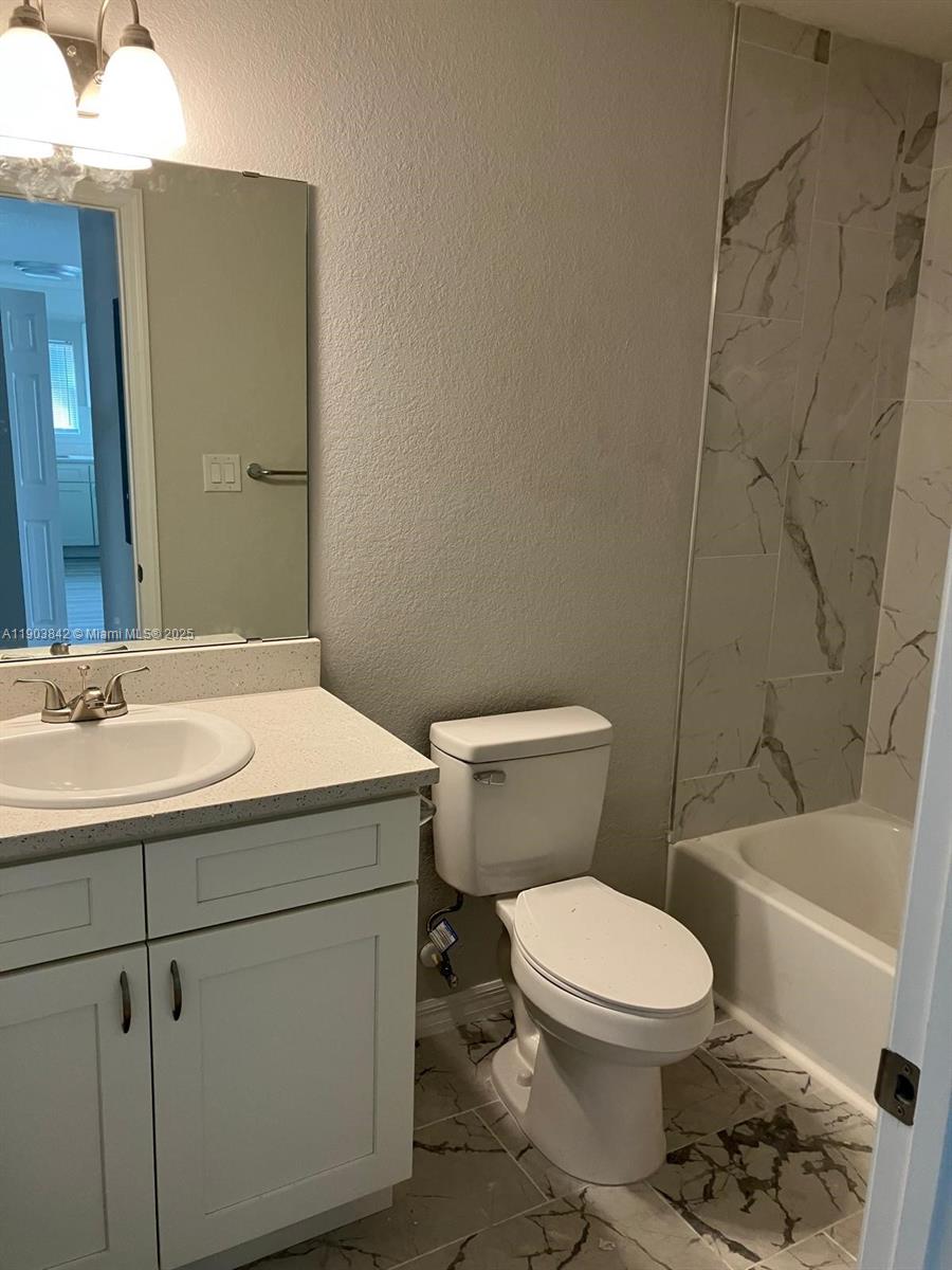 418 POINSETTIA AVE # 418, Other City - In The State Of Florida Unit: 418