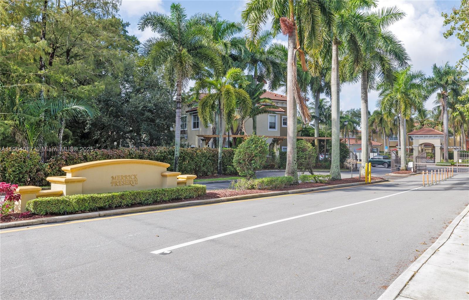 3459 Merrick Ln # 501