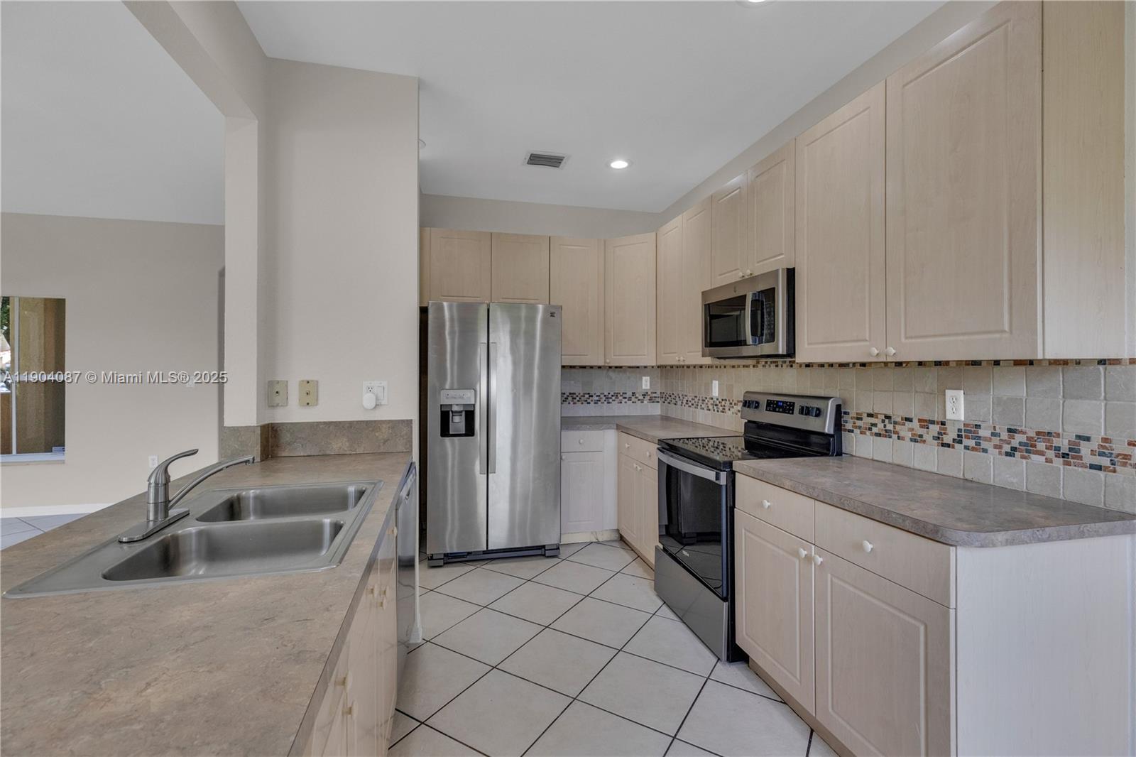 3459 Merrick Ln # 501