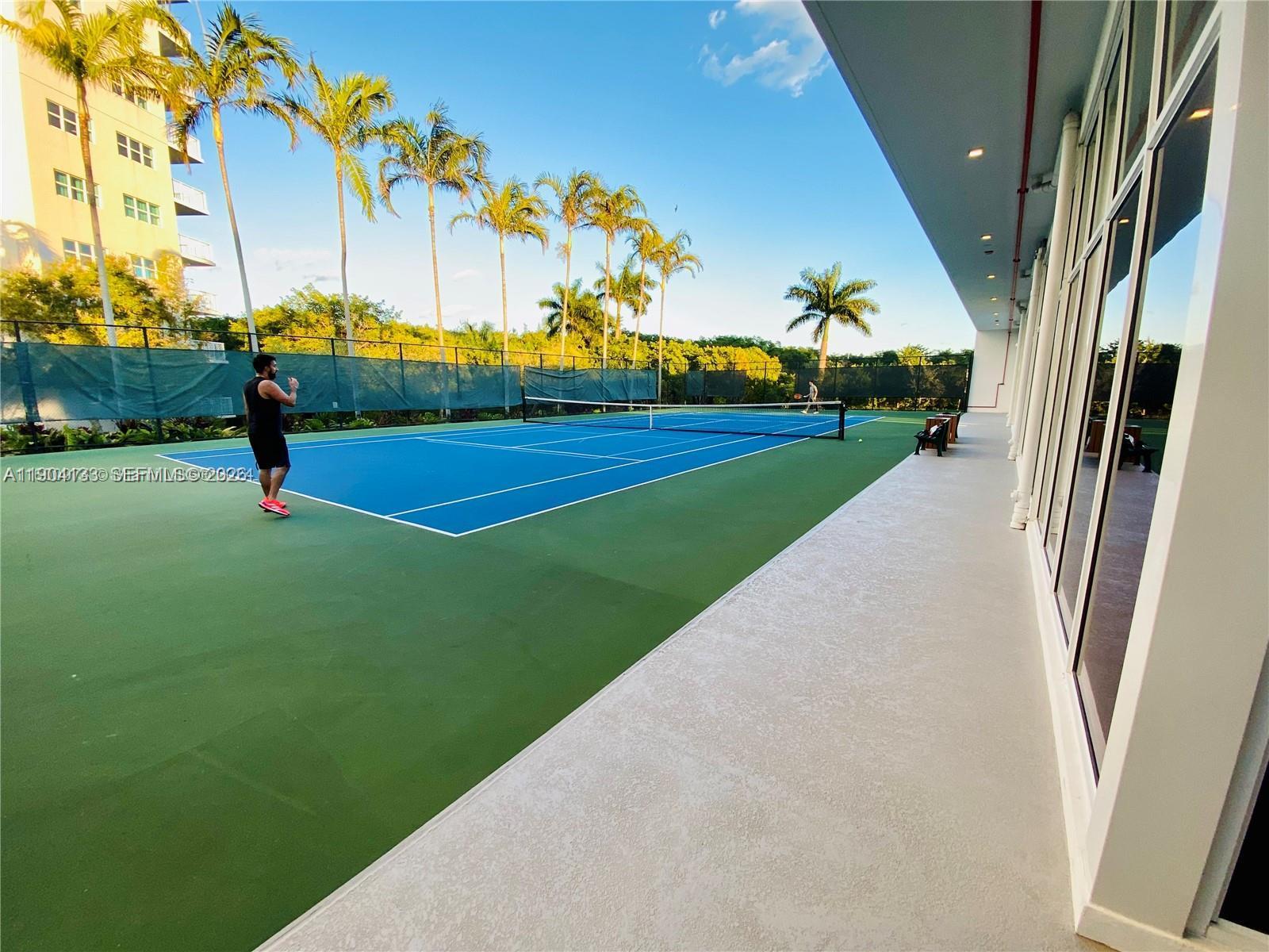 14951 Royal Oaks # 405