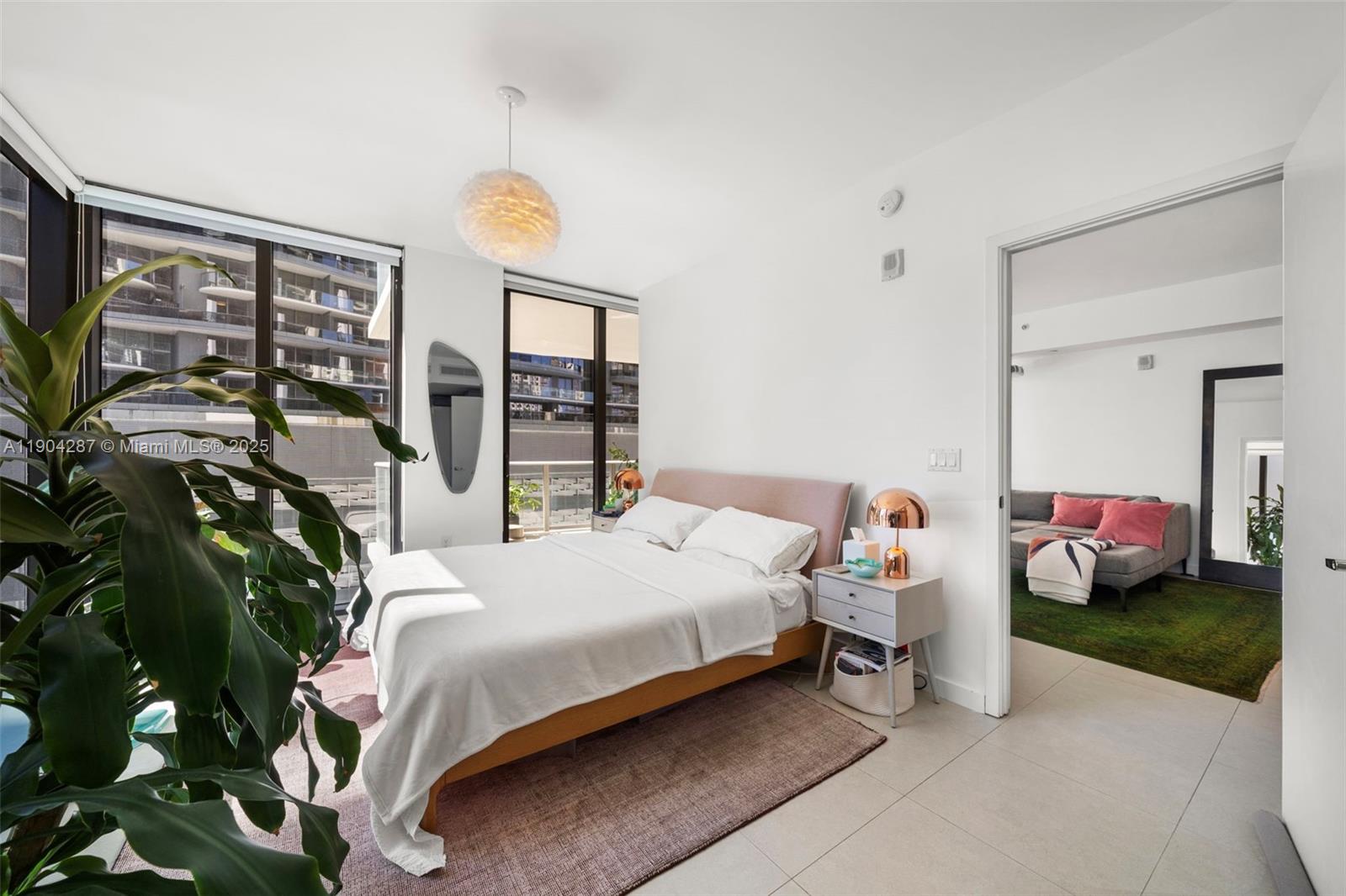 1010 Brickell Ave # 1706