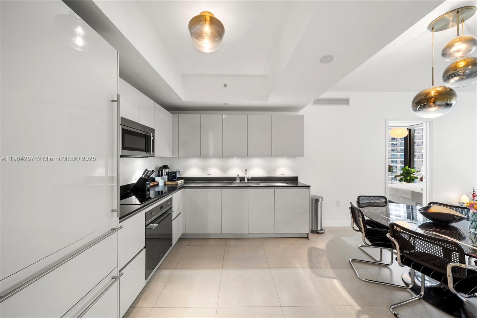 1010 Brickell Ave # 1706