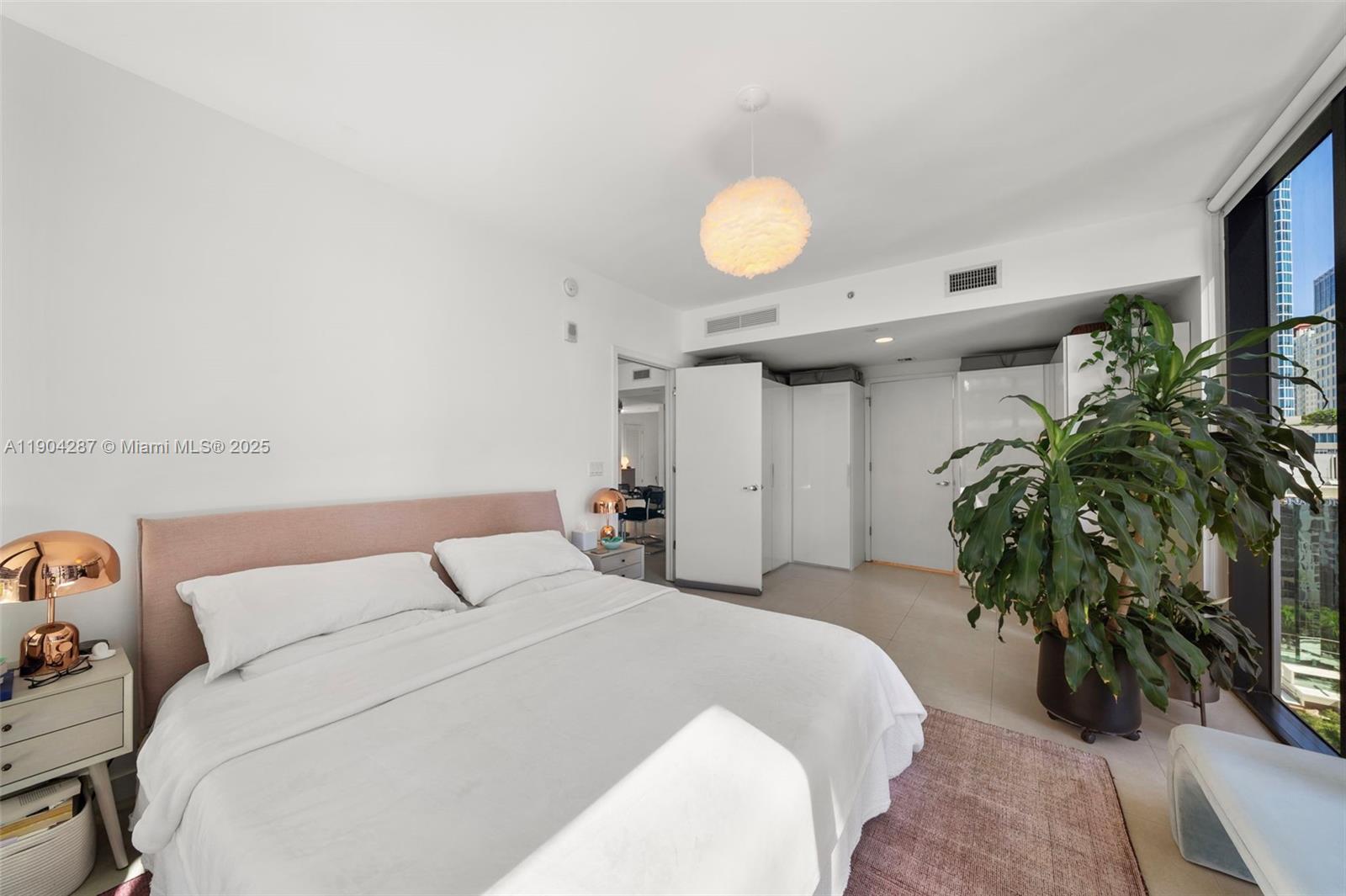 1010 Brickell Ave # 1706