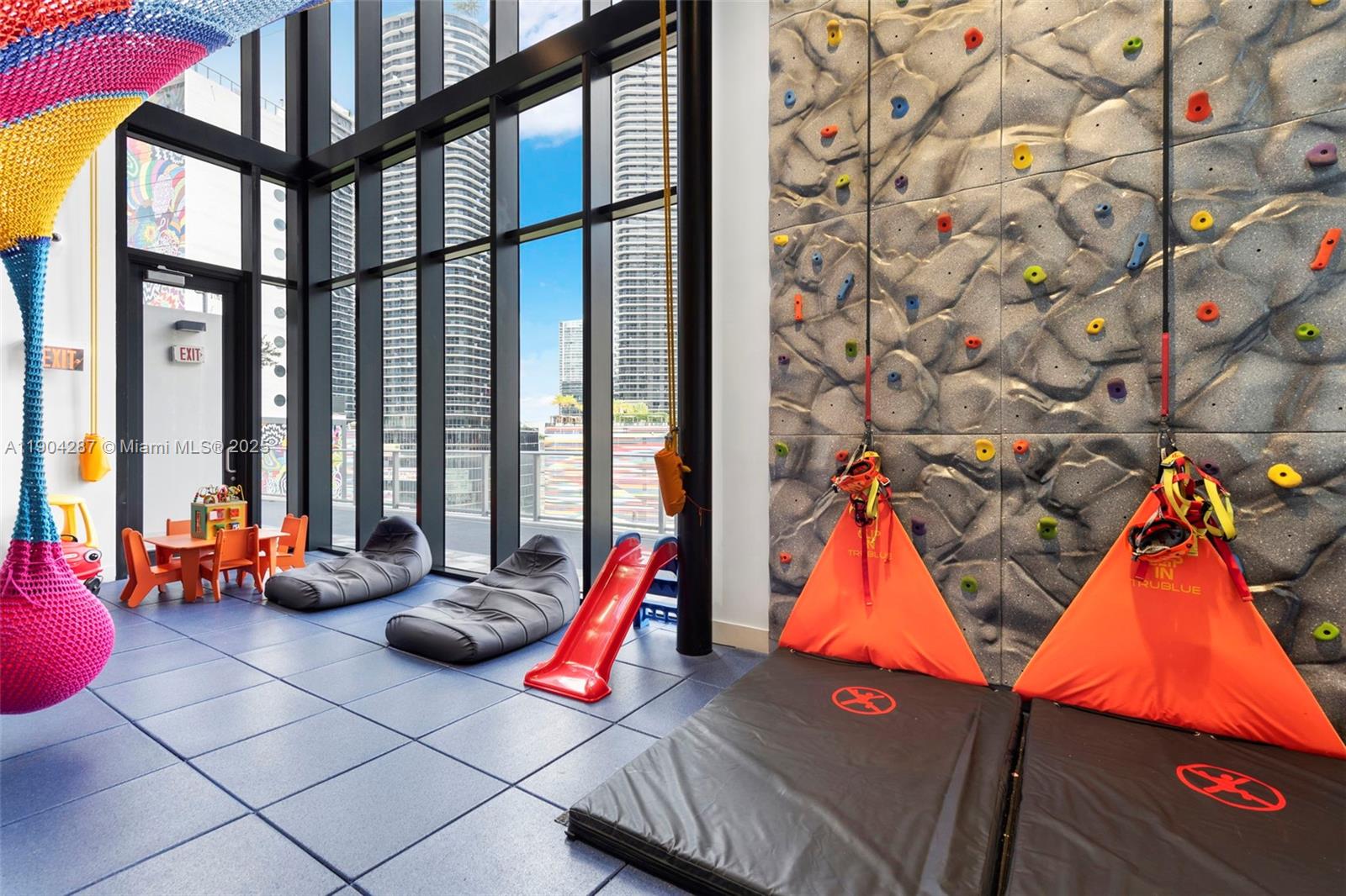 1010 Brickell Ave # 1706