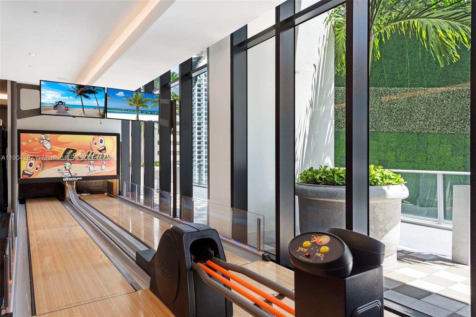 1010 Brickell Ave # 1706