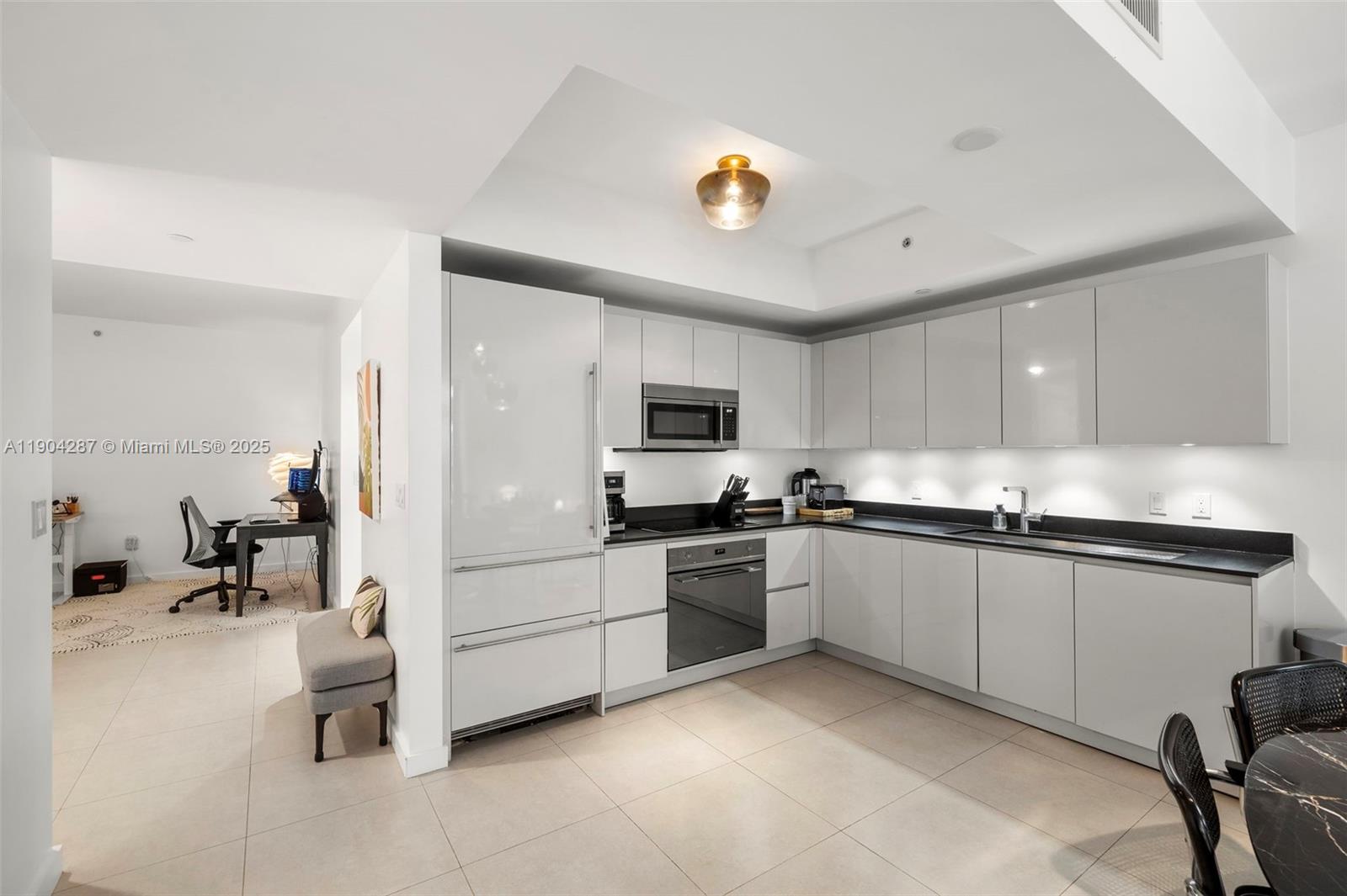 1010 Brickell Ave # 1706