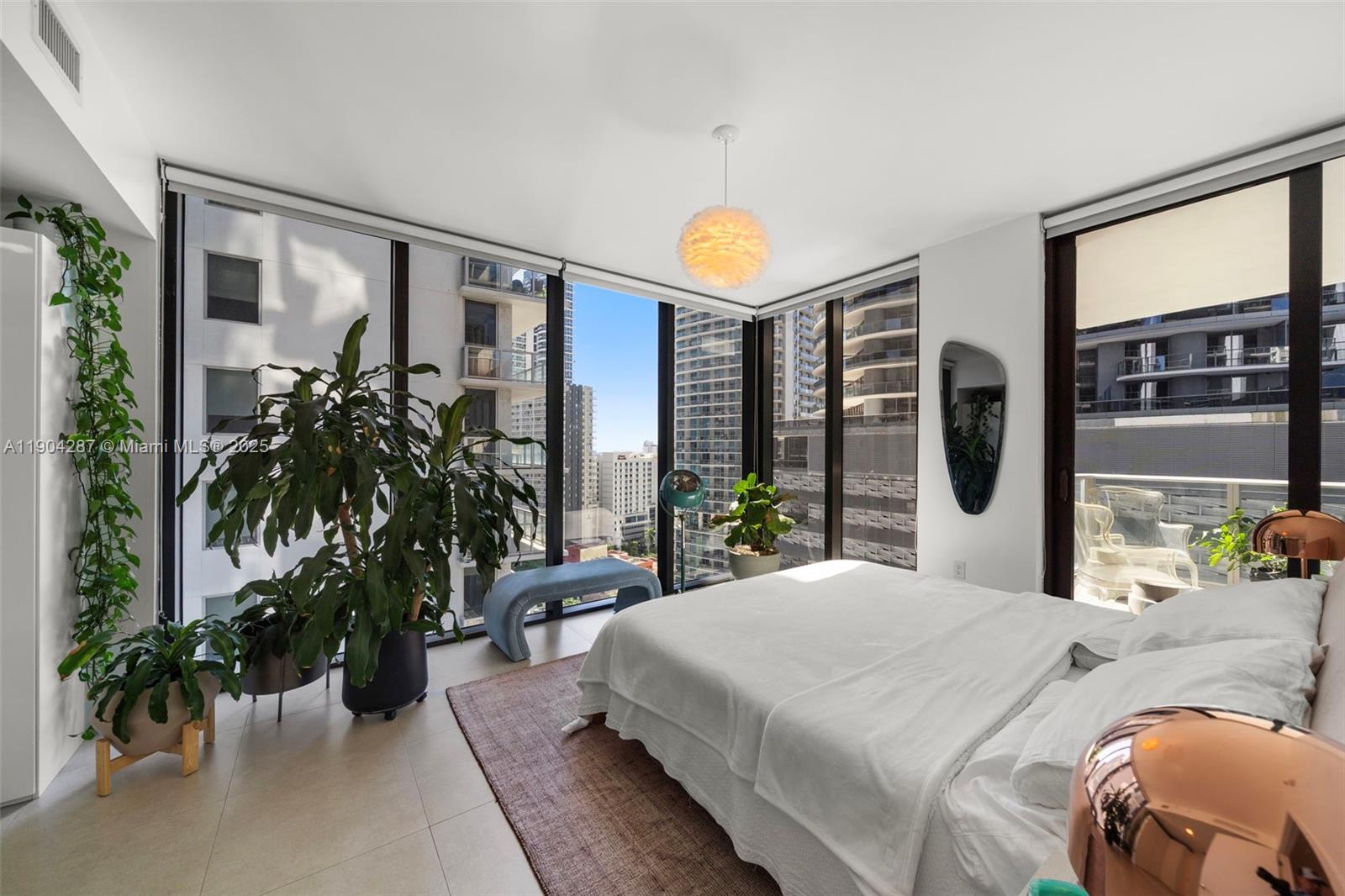 1010 Brickell Ave # 1706