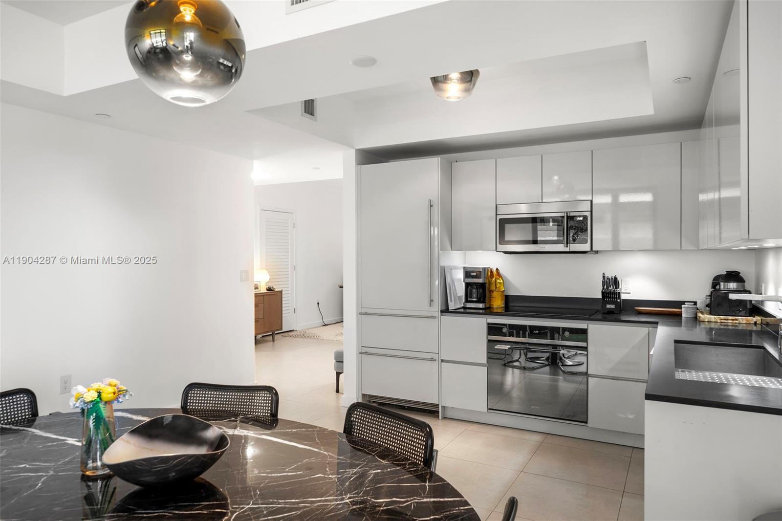 1010 Brickell Ave # 1706