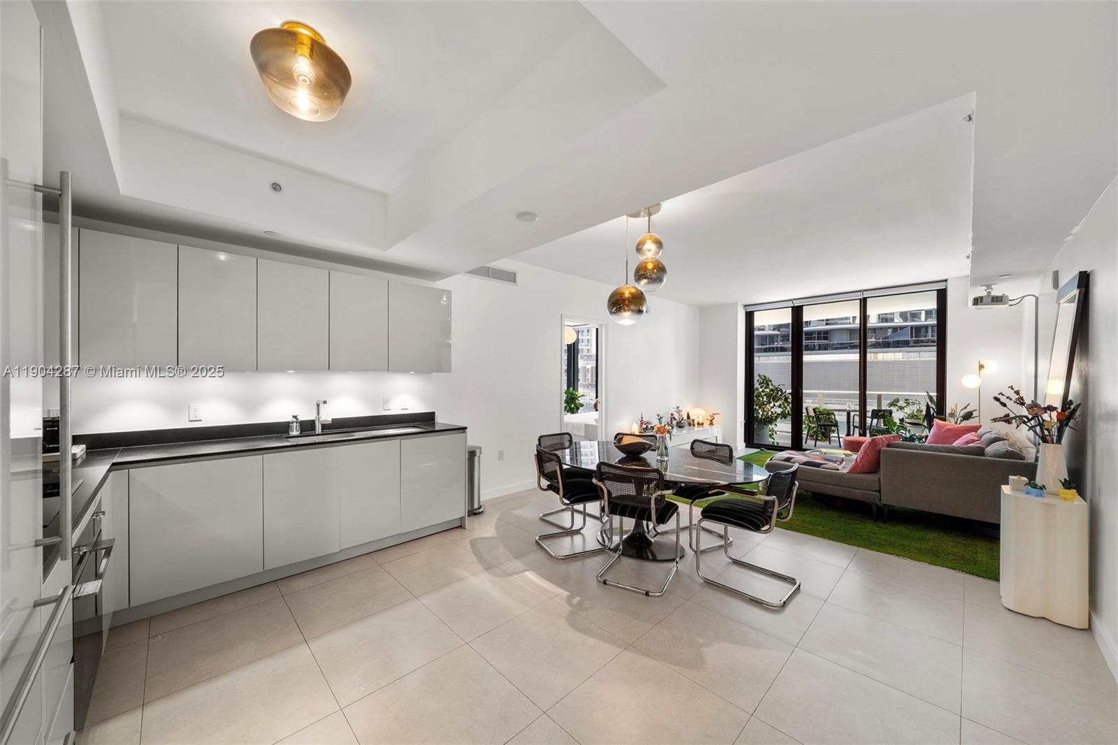 1010 Brickell Ave # 1706