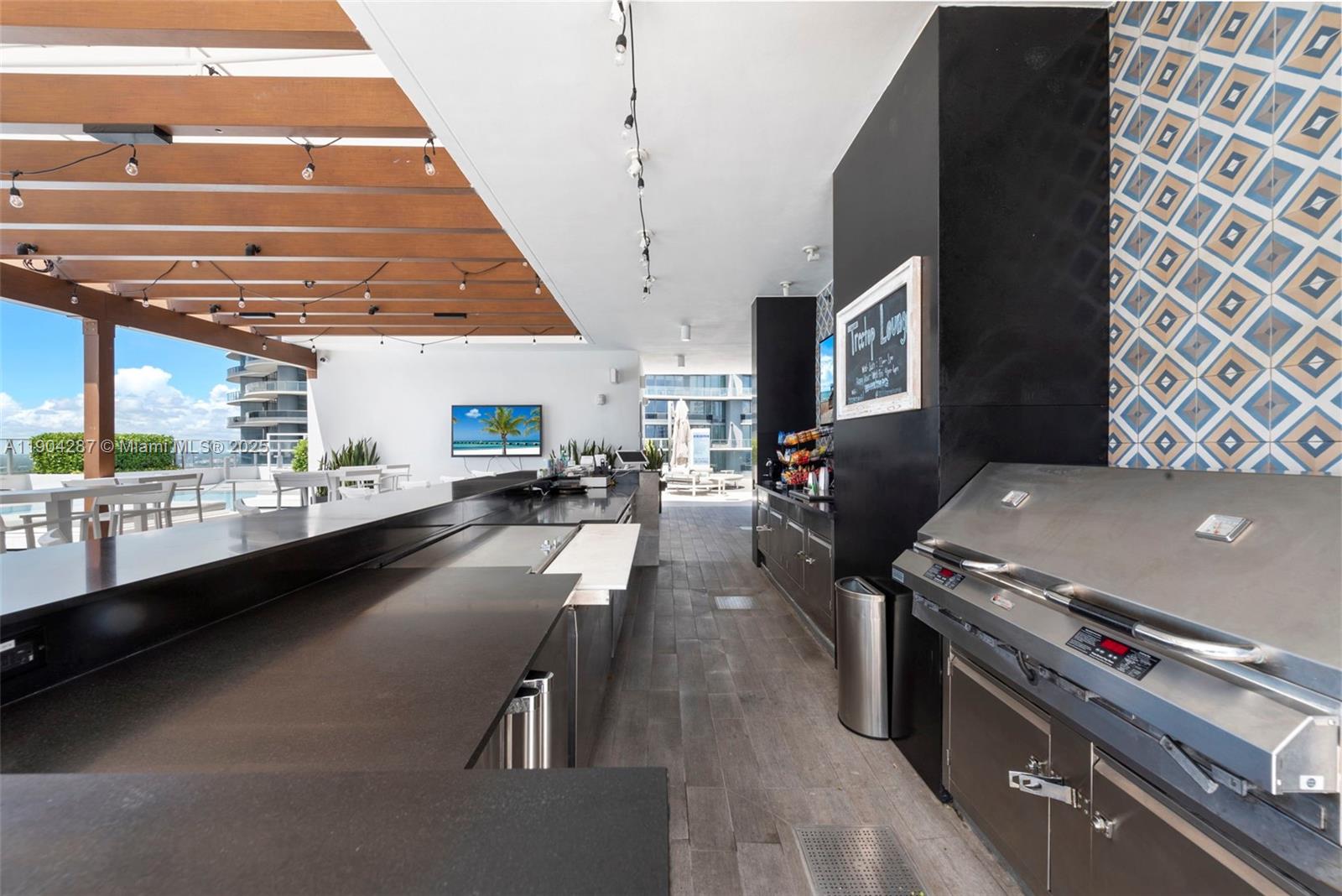 1010 Brickell Ave # 1706